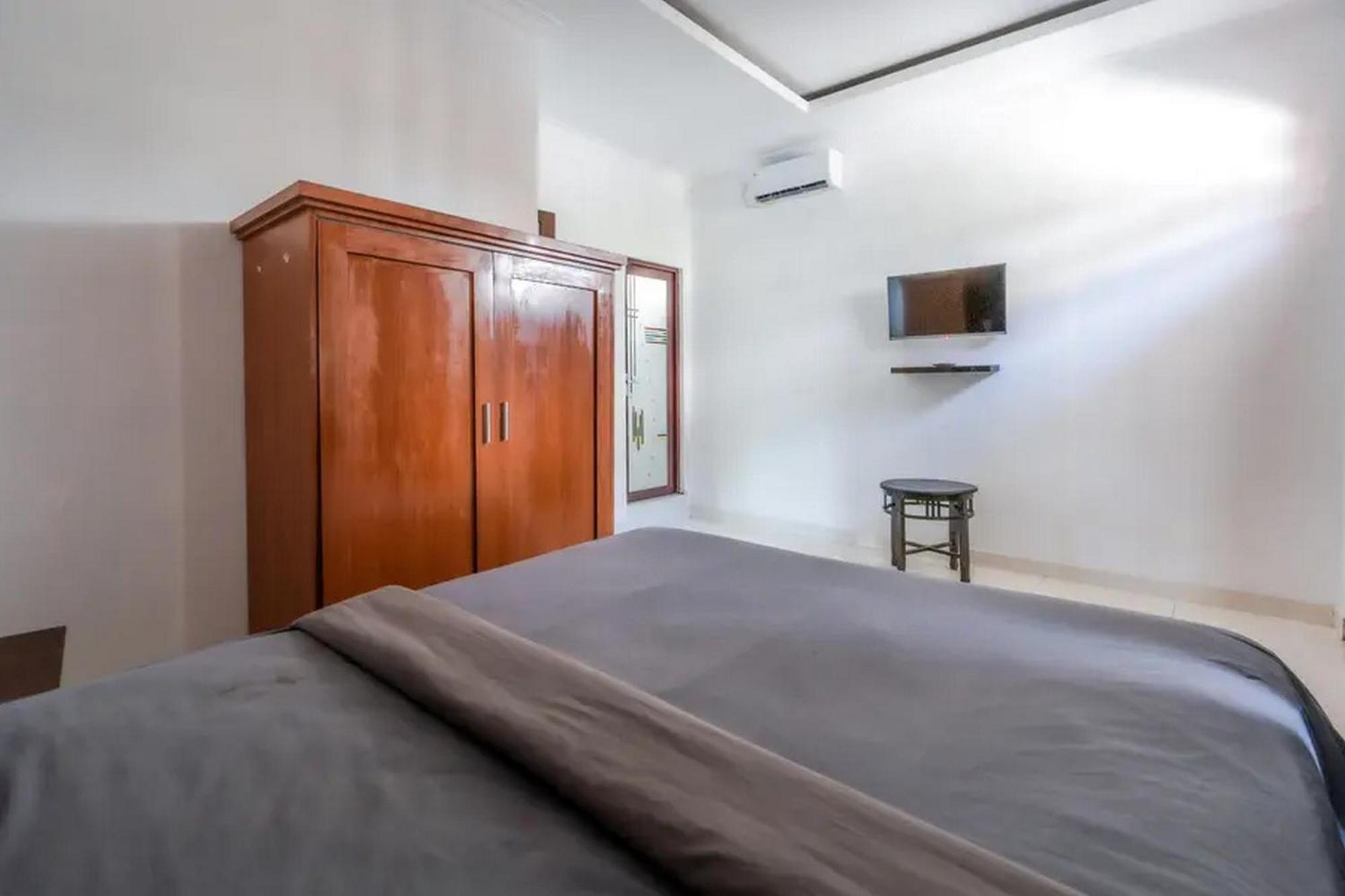 Ceria Guesthouse Seminyak Mitra Reddoorz Esterno foto