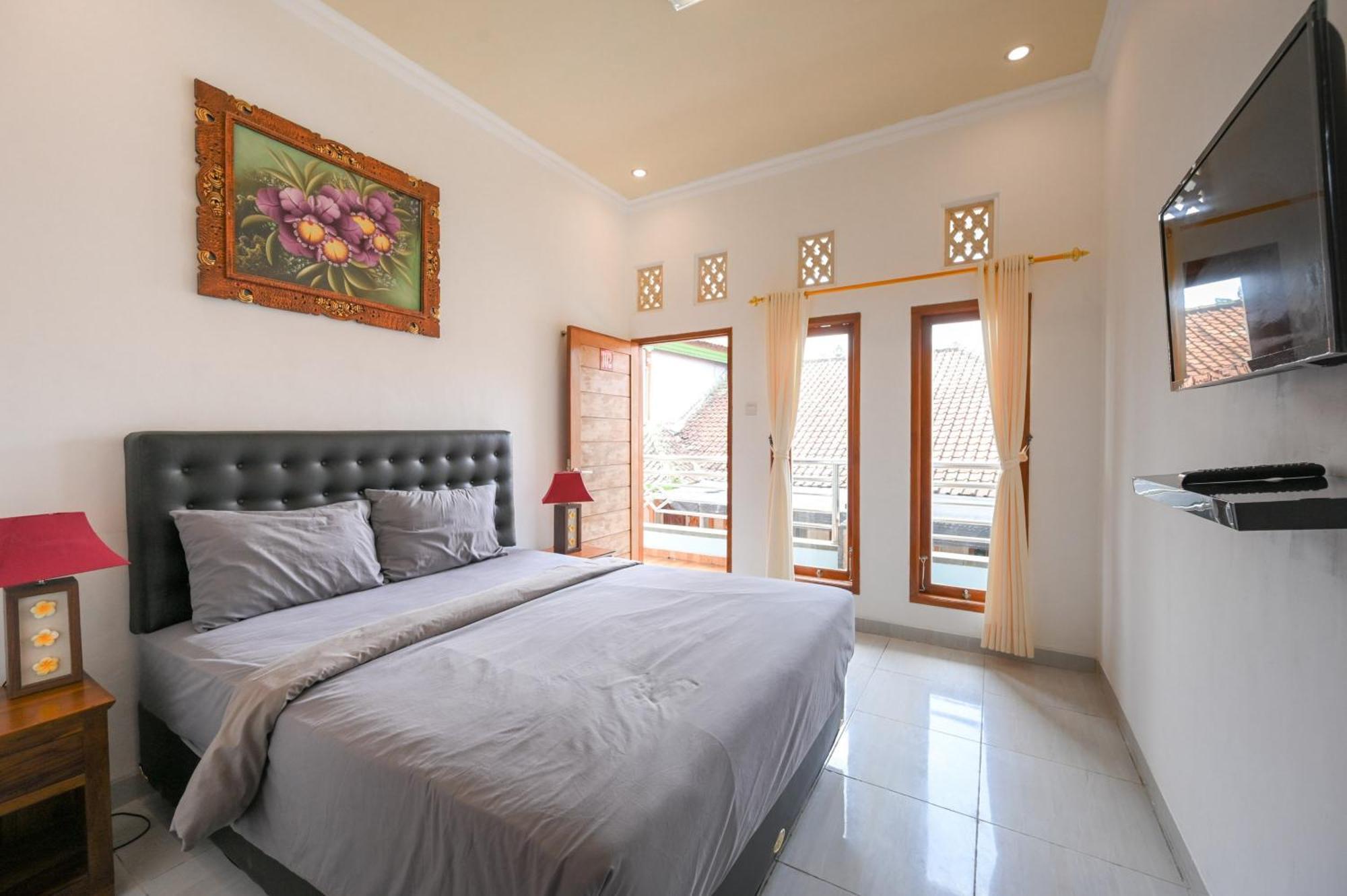 Ceria Guesthouse Seminyak Mitra Reddoorz Esterno foto