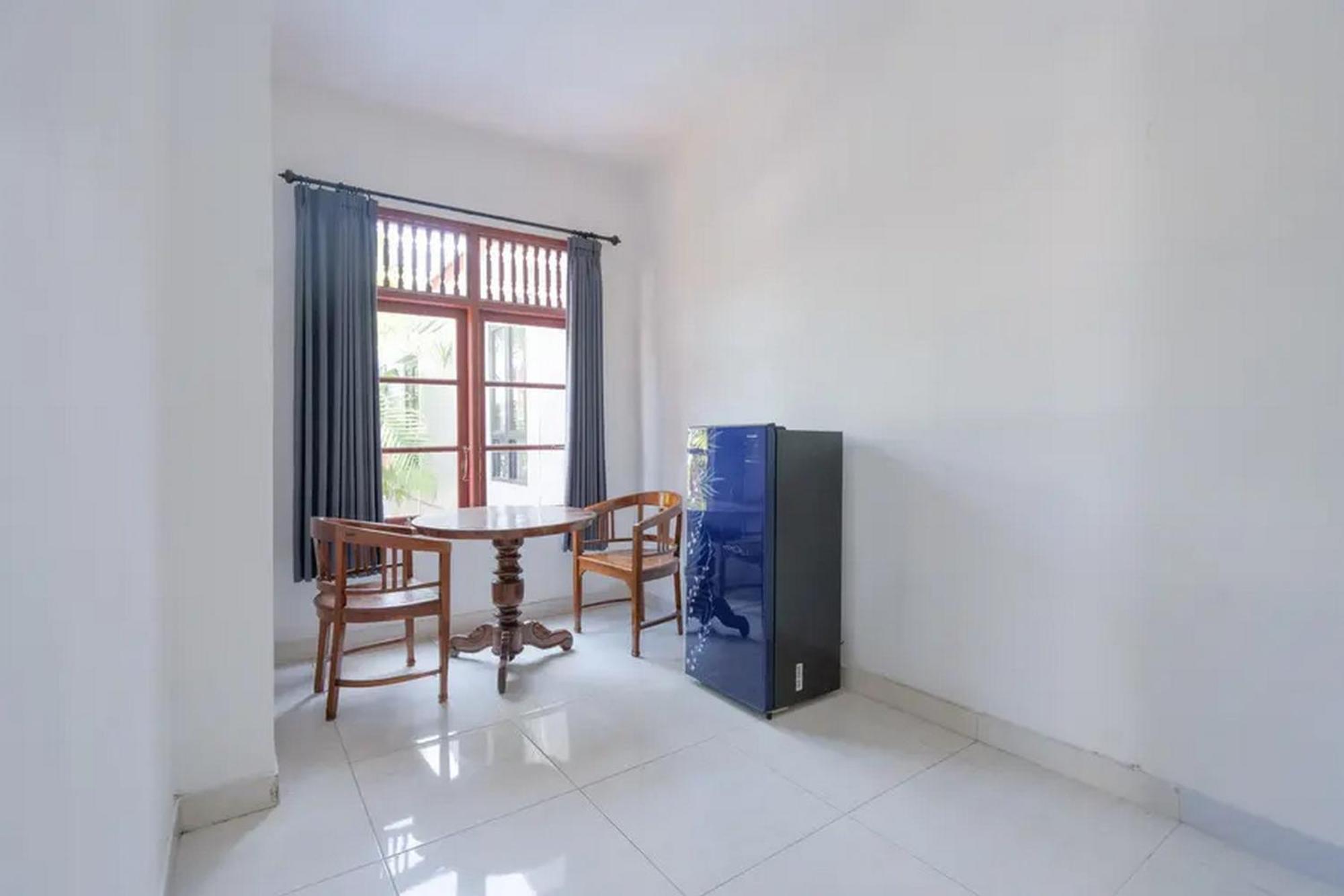 Ceria Guesthouse Seminyak Mitra Reddoorz Esterno foto